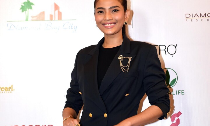 Trương Thị May ngỡ ngàng với dàn thí sinh Hoa hậu Hoàn vũ Việt Nam 2015