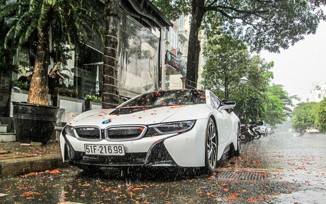 Hàng loạt siêu xe đổ bộ về Việt nam tháng 6