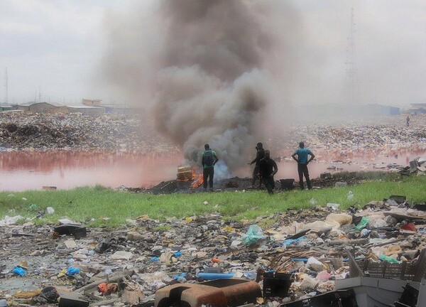 Rác thải điện tử sẽ tự hủy khi hết hạn sử dụng