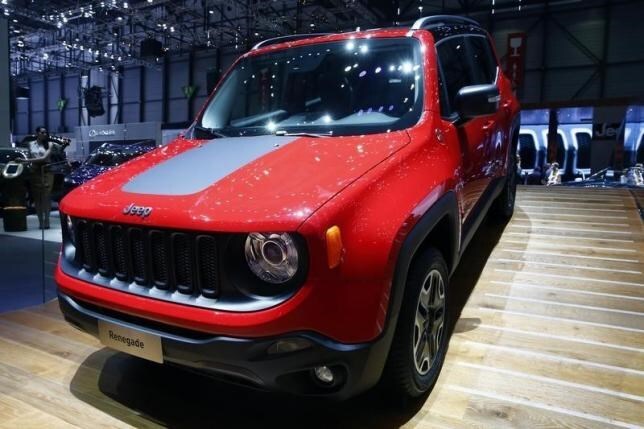 Hãng Fiat Chrysler báo lỗi xe dễ bị hack với hơn 7.800 chiếc SUV