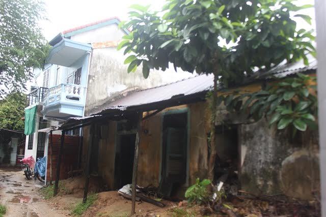 Xót thương cụ già 90 tuổi trong căn nhà tuềnh toàng, dột nát