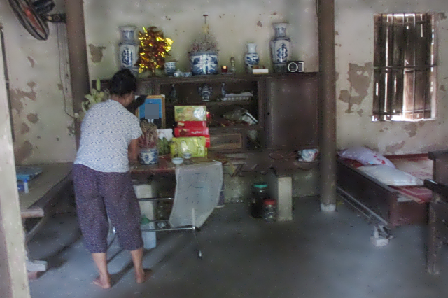 “Bố mẹ mất rồi, chị em con biết phải sống sao?”