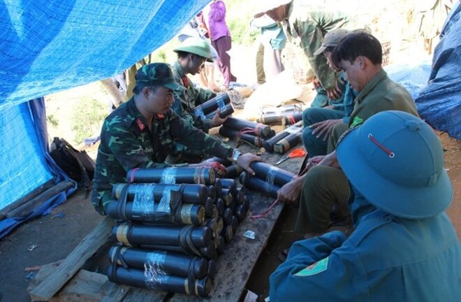 Quảng Ngãi: Kích nổ mìn đánh sập 60 hầm khai thác vàng trái phép