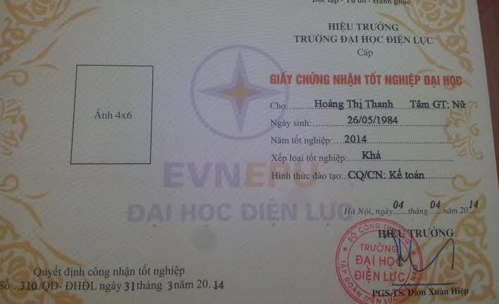 Tốt nghiệp 2 năm, sinh viên lao đao vì chưa được nhận bằng