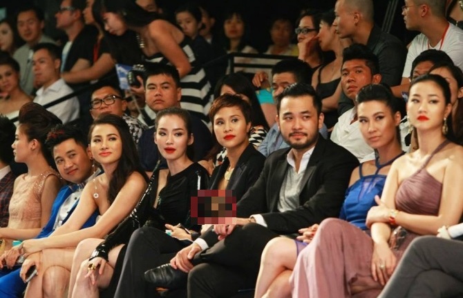 Không diện nội y, Phương Mai lộ 