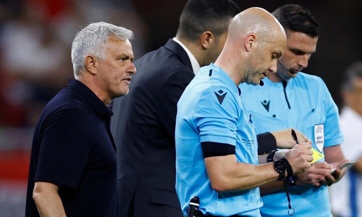 HLV Mourinho chính thức nhận án phạt sau hành vi lăng mạ trọng tài ở chung kết Europa League