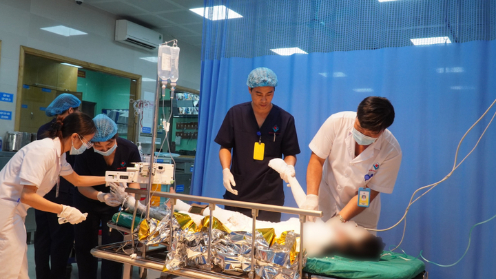 Đi câu cá gần đường điện cao thế, thiếu niên 13 tuổi bị bỏng 90% cơ thể