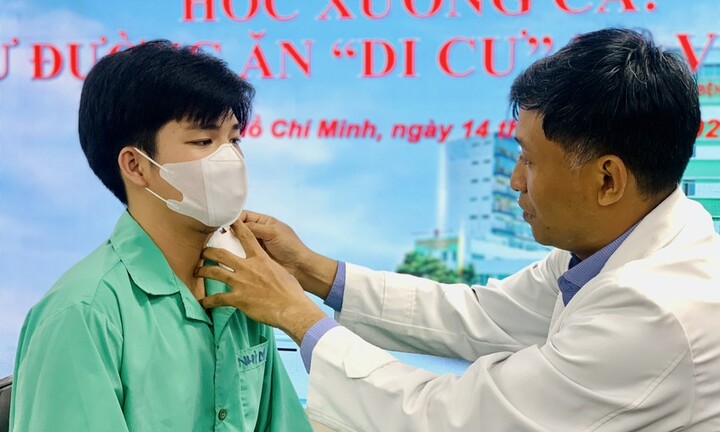 Bị hóc xương cá, nam thanh niên tưởng mình bị ung bướu