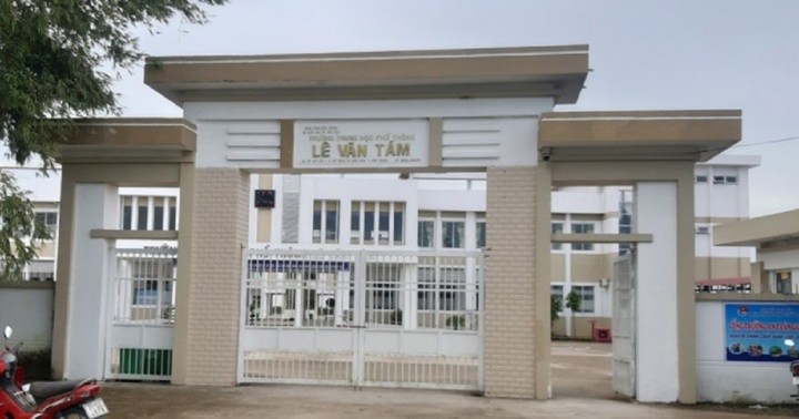 Sóc Trăng: Nhà trường thu quỹ du lịch rồi cho giáo viên vay tính lãi