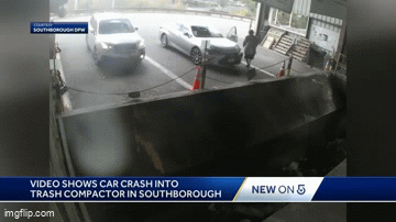 Video: Nữ tài xế bất ngờ lái ô tô lao thẳng xuống máy nén rác