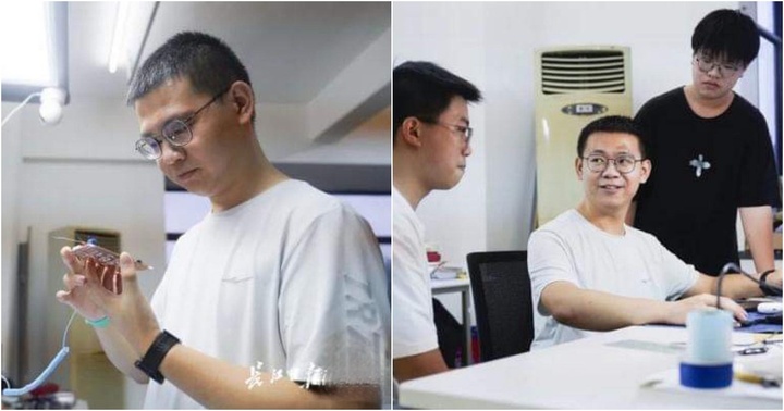 Chàng trai 21 tuổi tốt nghiệp cao đẳng, từ chối chức danh phó giáo sư tại một trường đại học