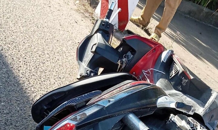 Tin tức tai nạn giao thông mới nhất ngày 31/12: Va chạm với xe khách, người đàn ông đi xe máy ngã ra đường tử vong