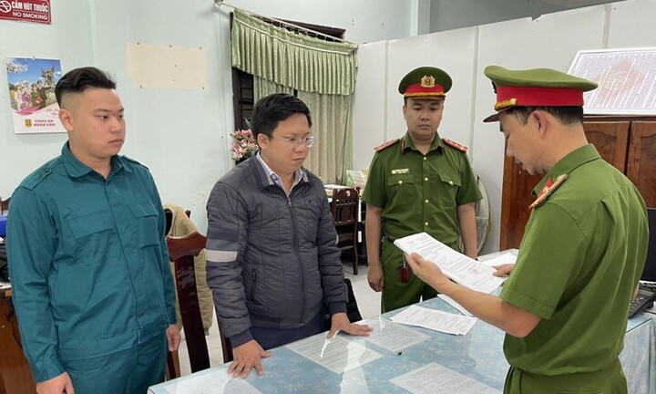 Bắt tạm giam giám đốc phòng giao dịch ngân hàng lừa đảo chiếm đoạt 14 tỷ đồng