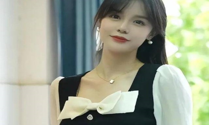 Nhan sắc quá xinh đẹp, nữ giảng viên bị phụ huynh ghét ra mặt, đòi sa thải