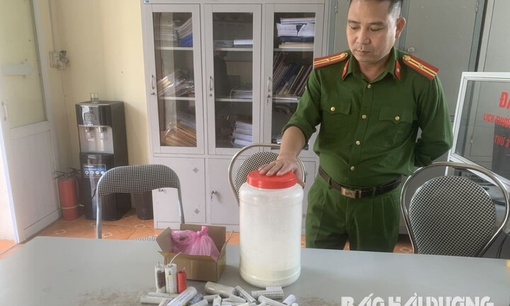 Hải Dương: Phát hiện 2 học sinh mua hóa chất qua mạng tự chế pháo nổ