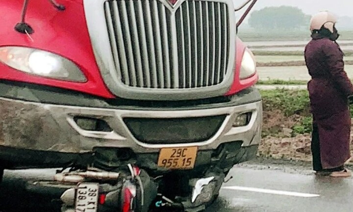 Tin tức tai nạn giao thông mới nhất ngày 30/1: Va chạm với xe container, người đàn ông tử vong tại chỗ