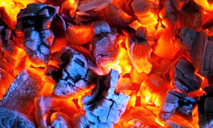 Thanh Hóa: Chồng tử vong, vợ nguy kịch nghi do đốt than sưởi ấm