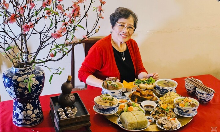 Nghệ nhân nấu món phở cho BLACKPINK tái hiện mâm cỗ Tết xưa của người Hà Nội