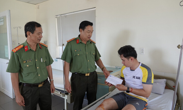 Một trung úy cảnh sát cơ động hy sinh khi tuần tra giao thông