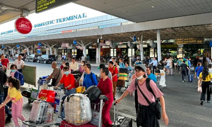 Sân bay Tân Sơn Nhất đạt mức cao kỷ lục, đón hơn 154.000 lượt khách