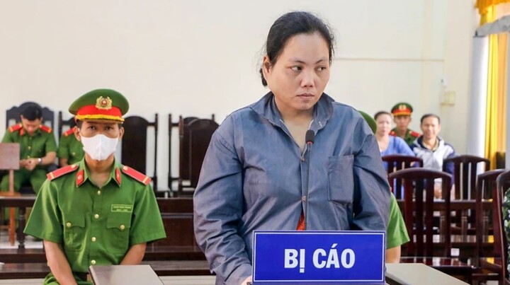 Tạt xăng đốt chồng vì chuyện bồng con, người vợ lĩnh án 3 năm tù