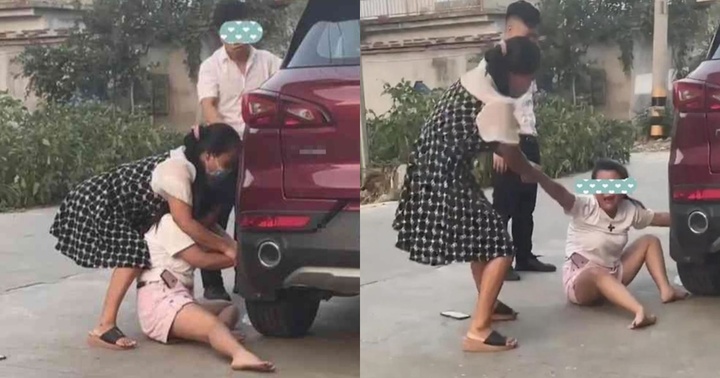 Mẹ cấm lấy chồng xa, cô gái khóc lóc đu bám xe ô tô người yêu mặc gia đình níu kéo
