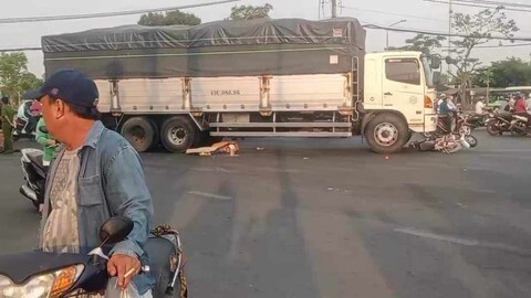 Tin tức tai nạn giao thông mới nhất ngày 17/3: Xe máy va chạm xe tải, hai người tử vong thương tâm