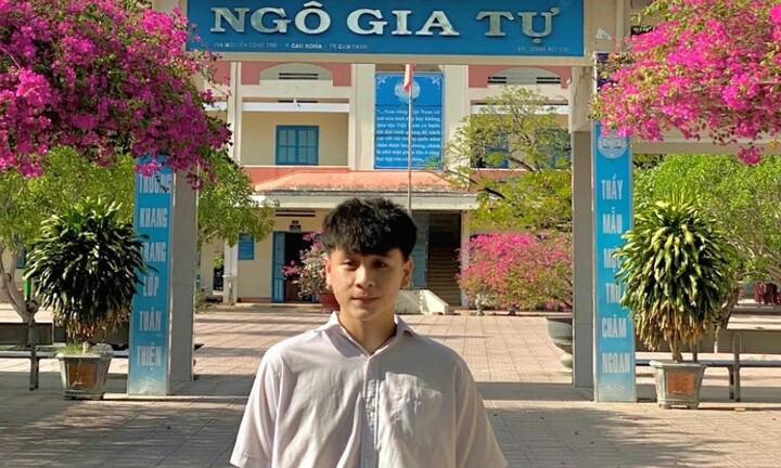 Nam sinh tại Khánh Hòa trả lại 490 triệu đồng cho người chuyển khoản nhầm