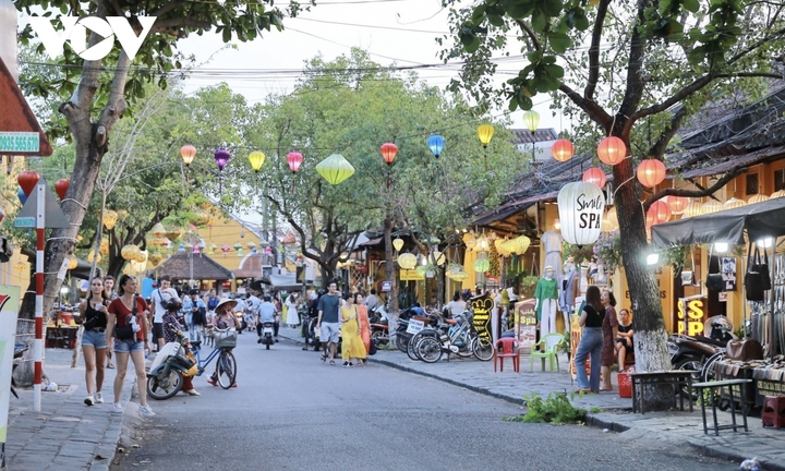 Hội An chưa thực hiện phân luồng du khách vào phố cổ