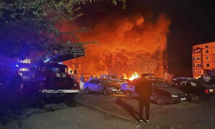 Nga đồng loạt tấn công nhiều thành phố của Ukraine, ít nhất 8 người thiệt mạng