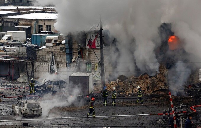 Nga không kích quy mô lớn bằng tên lửa, còi báo động vang khắp Ukraine