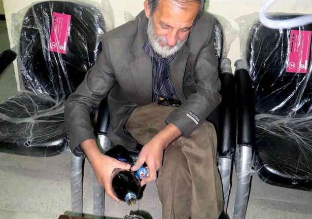 Người đàn ông chỉ uống nước có ga để sống suốt 17 năm vì căn bệnh lạ