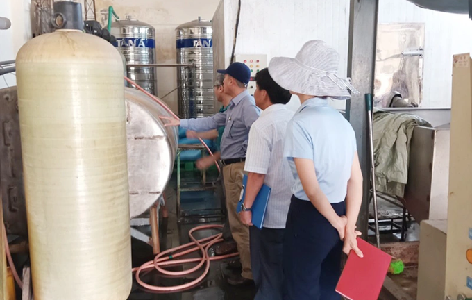 Vụ có đỉa sống trong bình nước: Công ty nước bị xử phạt vì hành vi xoá bỏ bằng chứng