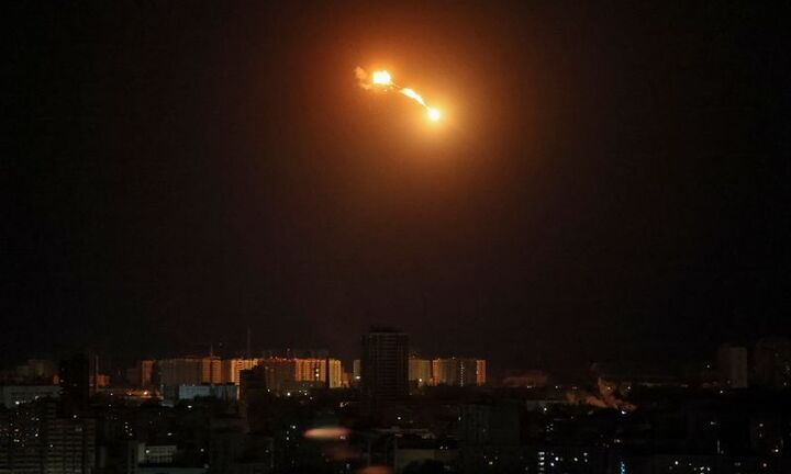 Ukraine tố Nga tấn công diện rộng trong đêm