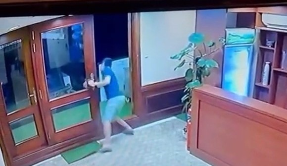 Hải Phòng: Du khách nghi say thuốc lào, rơi xuống biển tử vong
