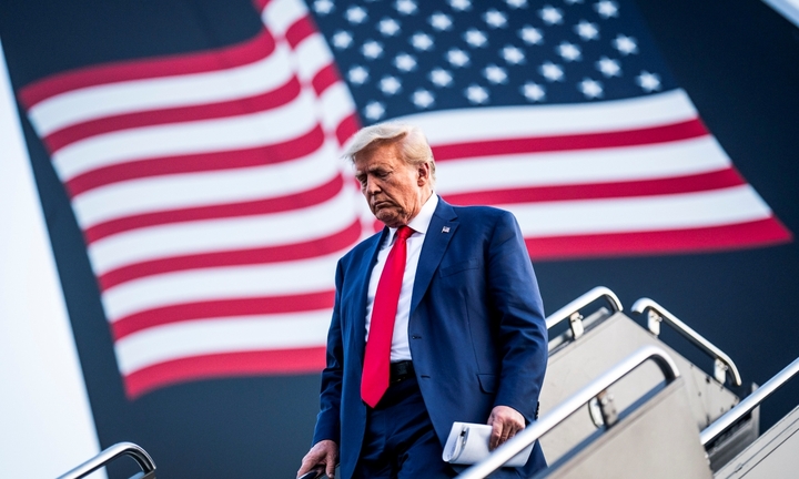 Gửi thư có chất độc cho ông Trump, người phụ nữ lĩnh án 22 năm tù