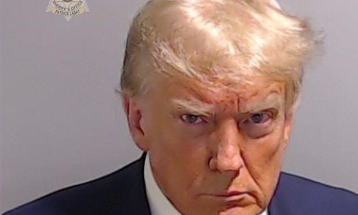 Công bố hình ảnh của ông Trump lưu hồ sơ cảnh sát 