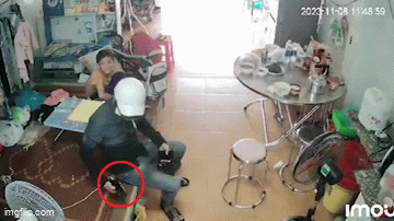 TP.HCM: Người đàn ông vào nhà cướp điện thoại trước mặt bé trai 10 tuổi