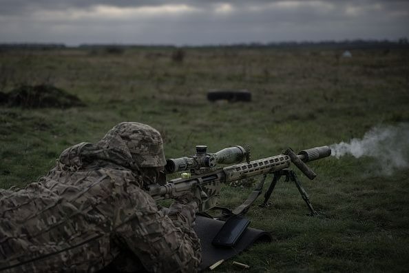Lính bắn tỉa Ukraine hạ mục tiêu Nga ở khoảng cách 3.800 m, phá kỷ lục thế giới