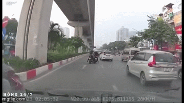 Vụ lái xe máy tông người phụ nữ ngã ra đường rồi bỏ đi: Thanh niên 27 tuổi giải thích gì với công an?