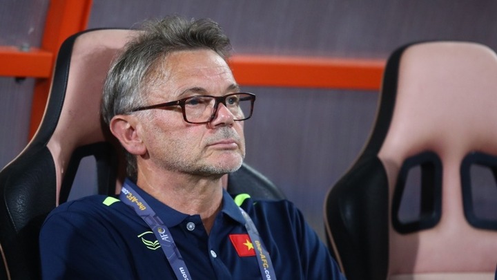 HLV Troussier ra quyết định quan trọng, công bố danh sách dự Asian Cup 2023 theo cách chưa từng có