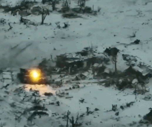 M2 Bradley Ukraine dội hỏa lực, áp đảo xe tăng T-90M Nga
