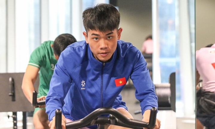 Tiền vệ  Đình Bắc trở lại tuyển Việt Nam trước trận gặp Iraq