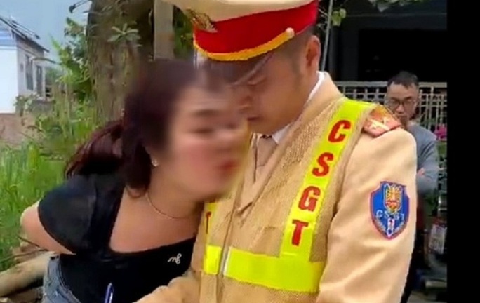  Người phụ nữ đòi 