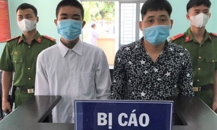Tuyên phạt 96 tháng tù đối với 2 thanh niên cướp tiền của người bán vé số