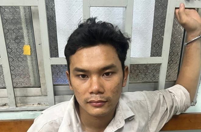 Bình Dương: Tạm giữ nam thanh niên tàng trữ trái phép vũ khí quân dụng