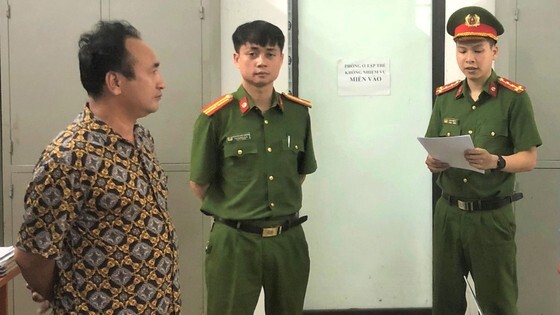 Khởi tố, bắt tạm giam đối tượng lừa chạy án, chiếm đoạt gần 3 tỷ đồng