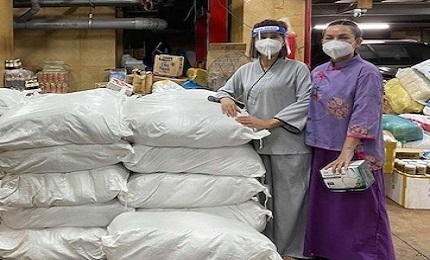 Xót xa hình ảnh ca sĩ Phi Nhung trong chuyến từ thiện cuối cùng 