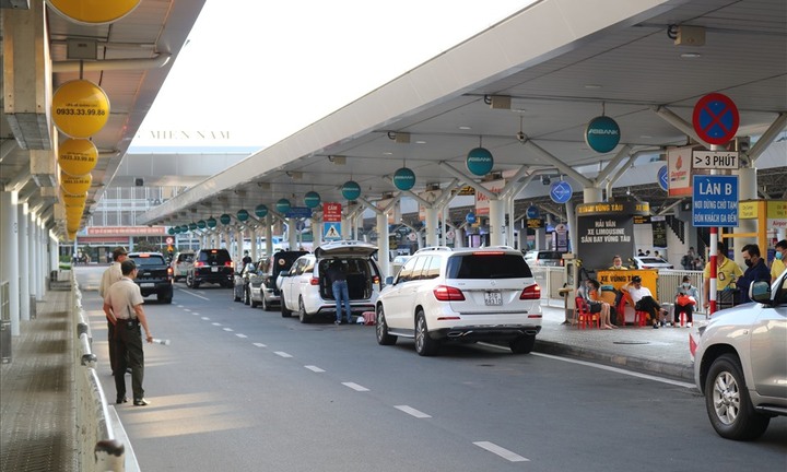 Chưa triển khai tăng phí taxi vào nhà xe sân bay Tân Sơn Nhất