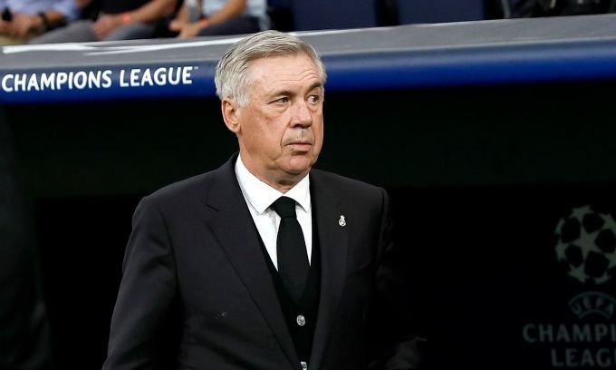 HLV Carlo Ancelotti chê trách khả năng cầm còi của trọng tài